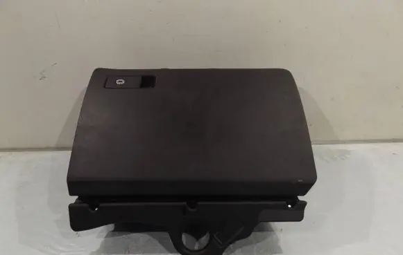 Volkswagen PASSAT B6 Glove box