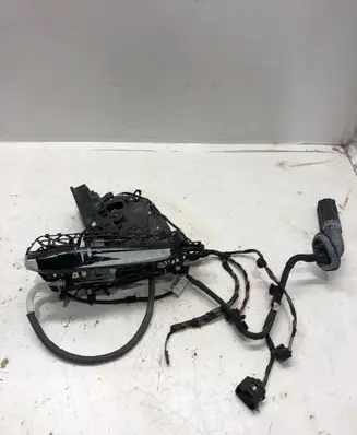 BMW X5 F15 Front door lock 7281934 18283810