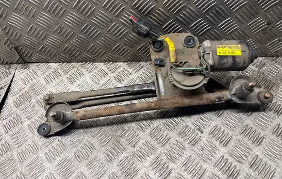 Hyundai Getz Front wiper linkage and motor 981001C100