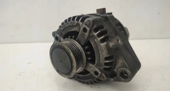 Toyota Corolla Verso E121 Generator/alternator 2706027090