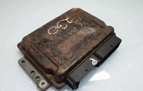 Renault Megane I Engine control unit/module S105961201