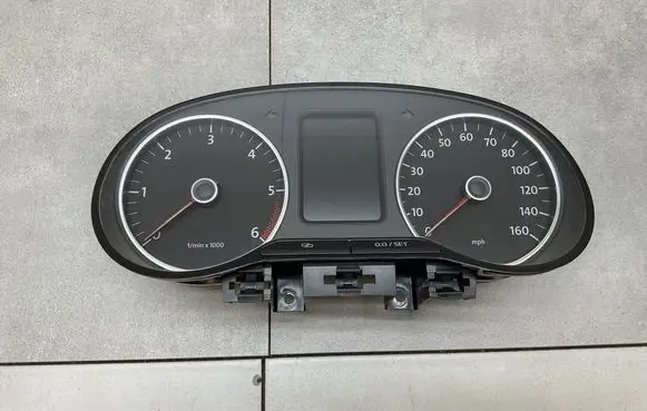 Volkswagen Polo V 6R Speedometer (instrument cluster) 6R0920961K
