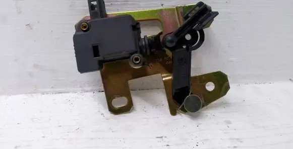 Volkswagen Touareg I Tailgate boot lock/latch motor 7L6827425