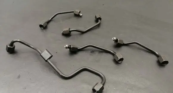 Mercedes-Benz E W211 Fuel injector supply line/pipe A6110701133 A6110701033