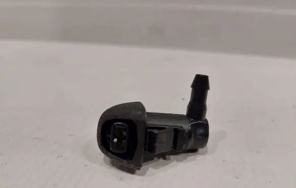 Chevrolet Camaro Windshield washer spray nozzle 23133256