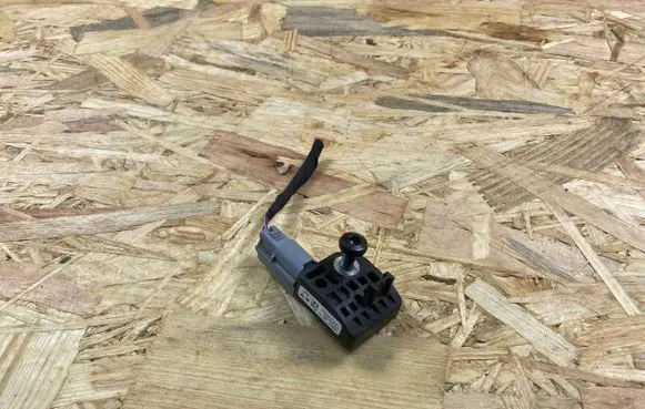 Tesla Model 3 Airbag deployment crash/impact sensor 100527400B