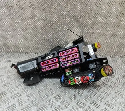 Audi Q7 4M Fuse module 4M0971845B
