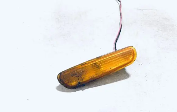 Volvo S40, V40 Front fender indicator light 087731402r 08-773-1402r