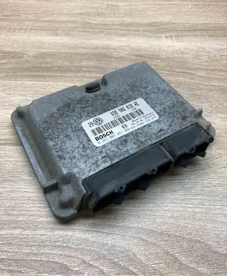 Volkswagen Golf IV Engine control unit/module ECU 038906018AE 0281001851