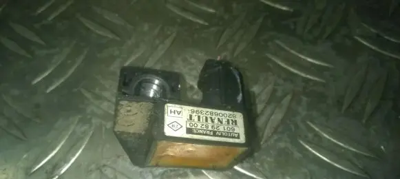Renault Scenic II - Grand scenic II Airbag deployment crash/impact sensor 601298200 8200682396