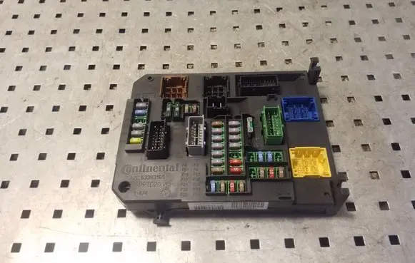 Citroen DS4 Fuse module 9665547480