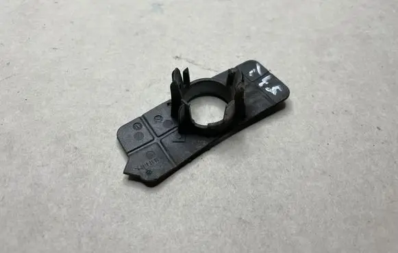 BMW 7 G11 G12 Front parking sensor holder (PDC) 7357197