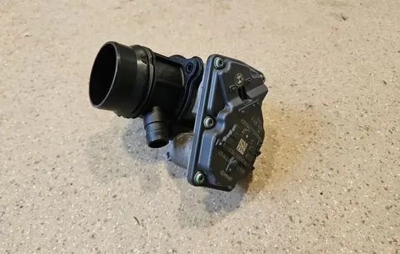 BMW 1 F40 Throttle valve 7618838