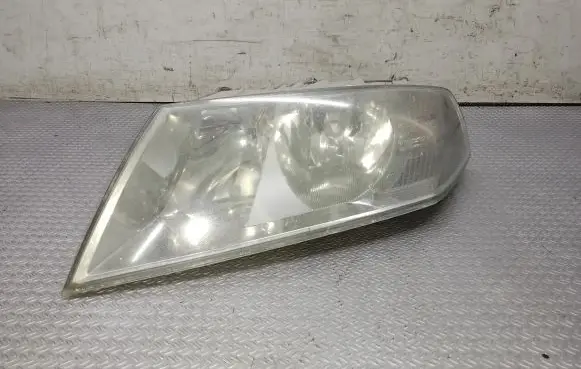 Skoda Octavia Mk2 (1Z) Headlight/headlamp