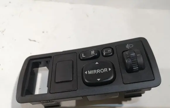 Toyota Corolla Verso AR10 Wing mirror switch 183575 777667