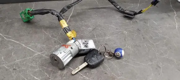 Citroen C3 Ignition lock n0501477