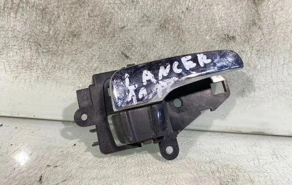 Mitsubishi Lancer X Front door interior handle