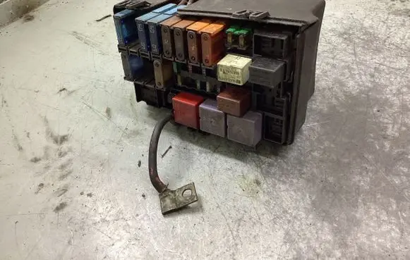 Renault Espace - Grand espace IV Fuse module 8200429859 1L0621137 55RF1L062