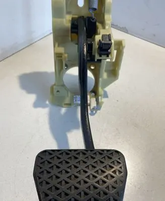 BMW 5 E60 E61 Brake pedal 6769224 676922403