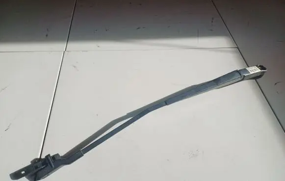 Citroen C4 I Picasso Front wiper blade arm 9684103580