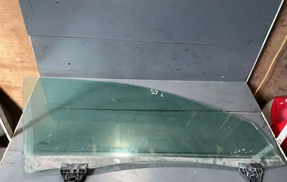 Audi A4 S4 B6 8E 8H Front door window glass four-door DOT27M24100AS2 E000184 43R001025
