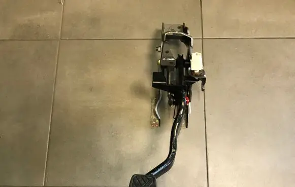 Suzuki SX4 S-Cross Clutch pedal peda