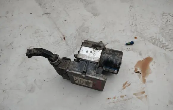 Opel Vivaro ABS Pump 13664105