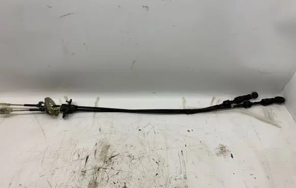 Hyundai Tucson JM Gear shift cable linkage