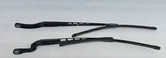 Audi A6 S6 C6 4F Front wiper blade arm 4F1955408B 4F1955407B