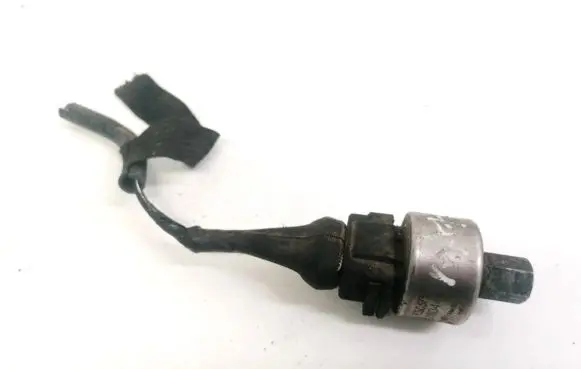 Opel Vectra B Air conditioning (A/C) pressure sensor 90506751 280446