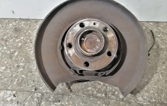 Volvo V70 Rear wheel hub P30714262
