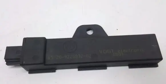 BMW 7 F01 F02 F03 F04 Keyless (KESSY) go control unit/module 9220832