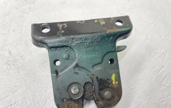 Audi A6 S6 C5 4B Tailgate/trunk/boot lock/catch/latch