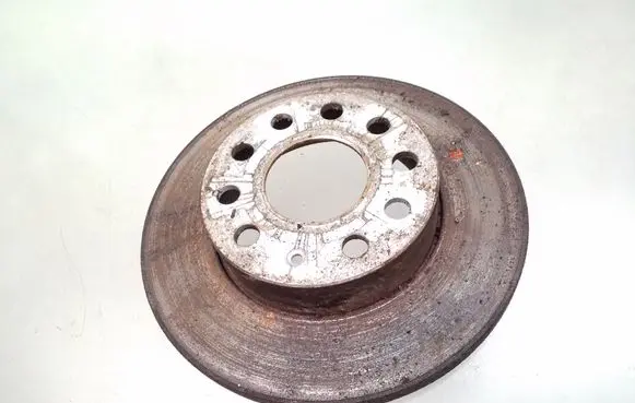 Volkswagen Touran I Rear brake disc