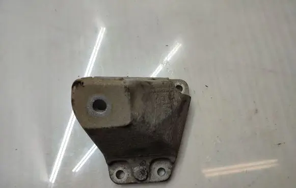 BMW 5 F10 F11 Engine mounting bracket 6781242