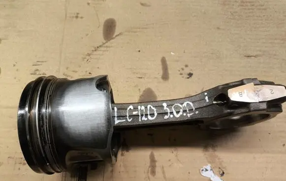 Toyota Land Cruiser (J120) Piston with connecting rod 09646A FM6 637