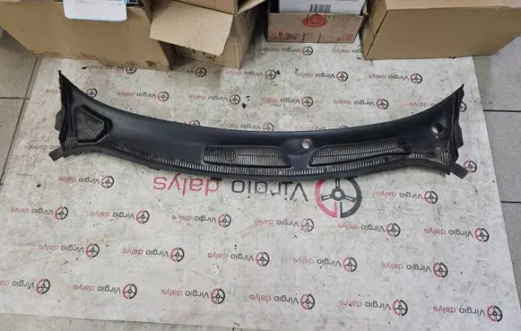 Ford Fiesta Wiper trim 8A61A02216A