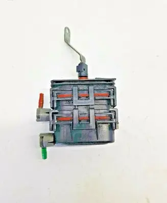 Mercedes-Benz E W210 Central locking vacuum pump 9061821292