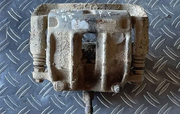 Nissan Terrano Front brake caliper