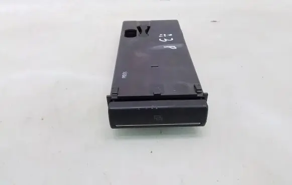 Audi A3 S3 8P Dashboard storage box/compartment 8P0941561F