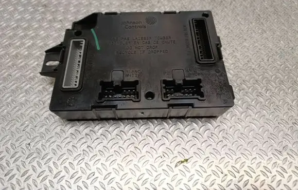 Renault Trafic III (X82) Comfort/convenience module 2675974 2320679 2820666