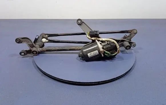 KIA Carens II Front wiper linkage and motor 981101D000