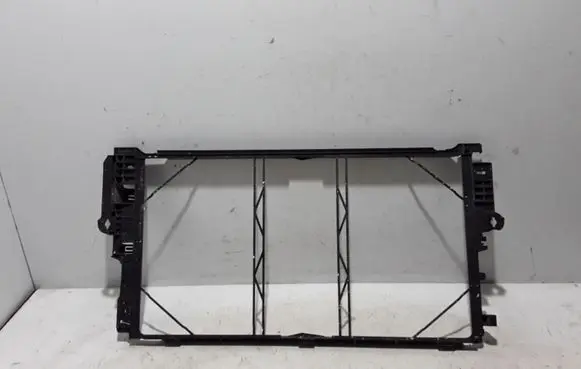 Volvo XC90 Radiator mount bracket 313387421