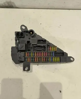 BMW 5 E60 E61 Fuse box set 6906618 518890017
