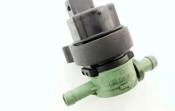 Mercedes-Benz E W211 Vacuum valve 0004703893