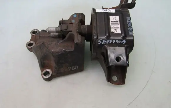 Hyundai i30 Gearbox mounting bracket 180602083361