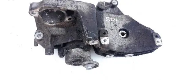 Opel Vectra B Engine mounting bracket 90528880