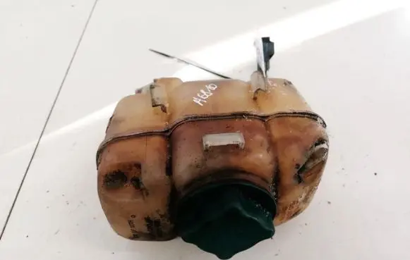 Volvo S80 Coolant expansion tank/reservoir 8683455 8683456
