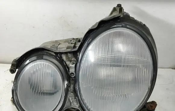 Mercedes-Benz E W210 Headlight/headlamp 15060700