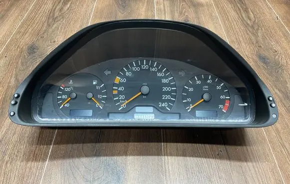 Mercedes-Benz E W210 Speedometer (instrument cluster) 2105400348